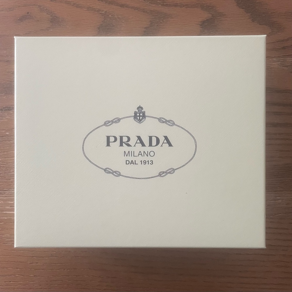 Prada milano beauty cosmetic hard box 📦